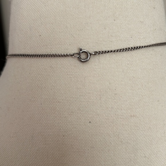 Vintage Jewelry Bundle - 2 pairs screw back earrings & heart necklace - Picture 5 of 11